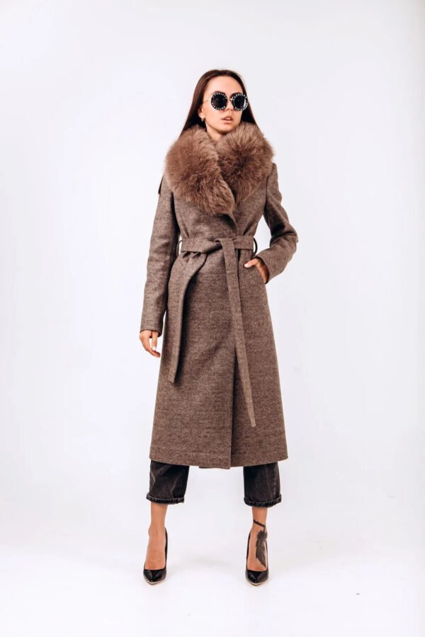 Зимове тепле довге жіноче пальто з хутром