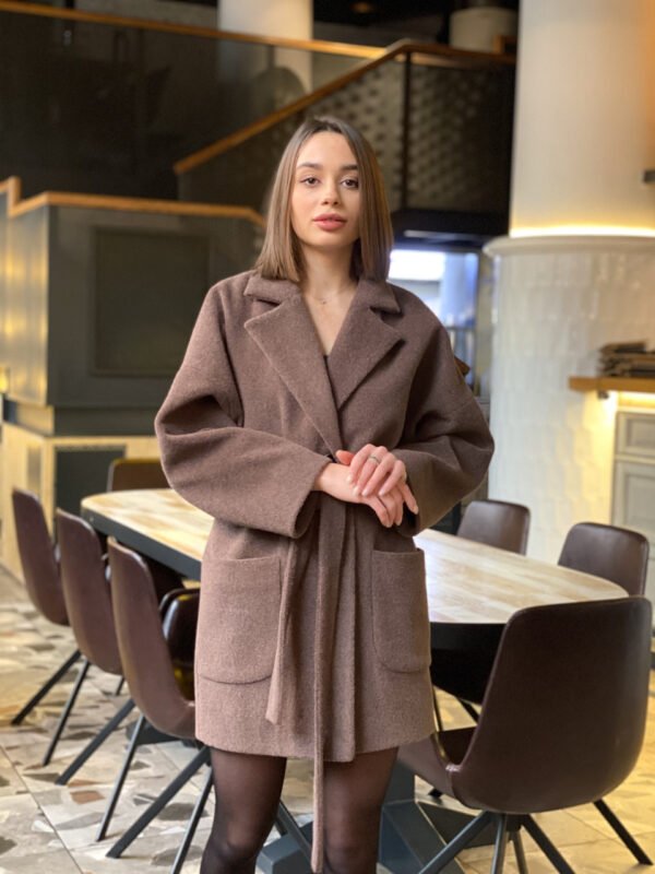 Брендове жіноче преміум пальто з м'якої вовни 46