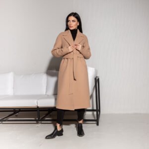 Довге демісезонне жіноче пальто з паском