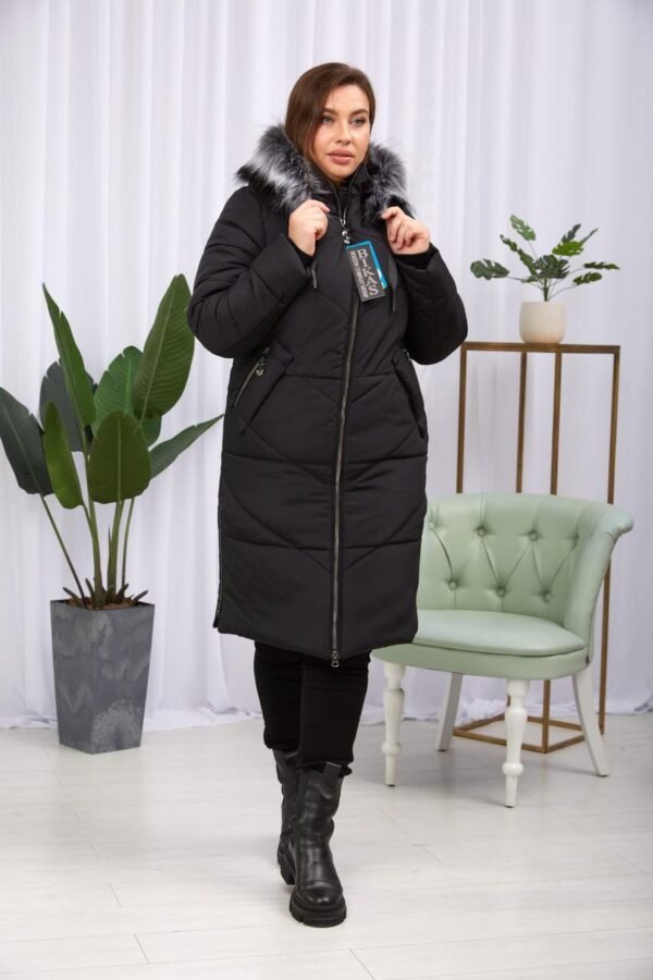 Чорне зимове жіноче пальто на тінсулейті, великі розміри. 62