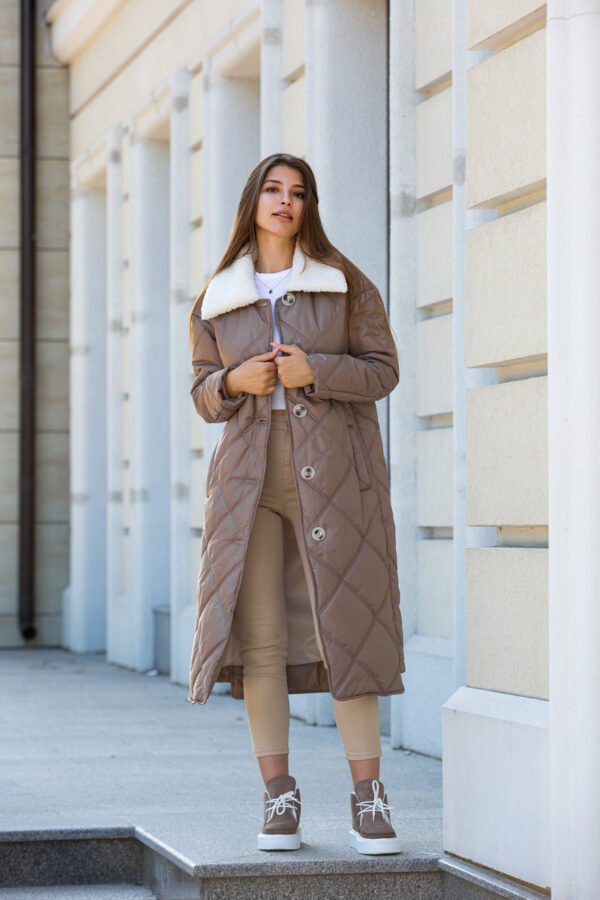 4822347796_w640_h640_stilnoe-zimnee-zhenskoe.jpg Стильне зимове жіноче пальто з плащової тканини з коміром з еко-хутра 50