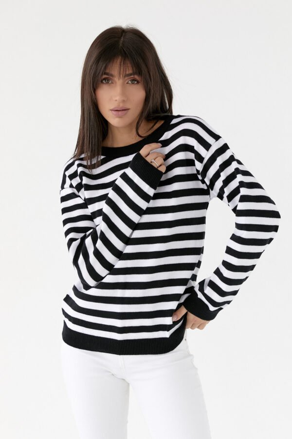 Жіночий светр в смужку. Модель 218 чорний 48-54