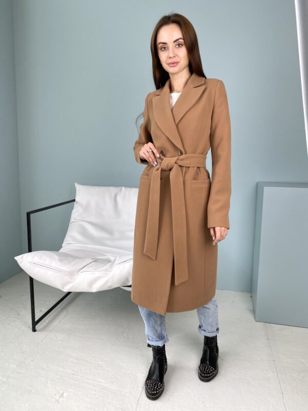 Утеплене кашемірове жіноче демісезонне класичне пальто в кольорі кемел
