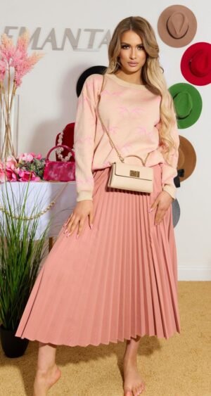 Стильний і модний светр (42-44)