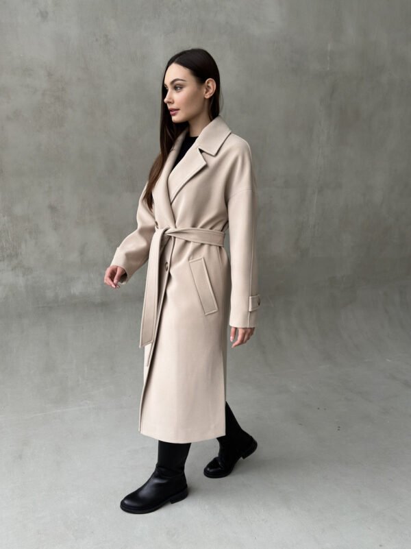 Демісезонне кашемірове жіноче двобортне пальто з розрізами по боках 42