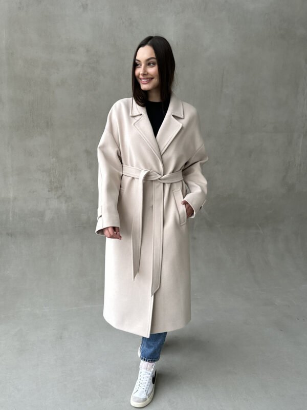 Біле довге жіноче зимове утеплене утеплене кашемірове пальто оверсайз вільного крою 44