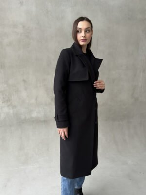 Демісезонне приталене чорне двобортне жіноче кашемірове пальто довжиною 105 см з патами
