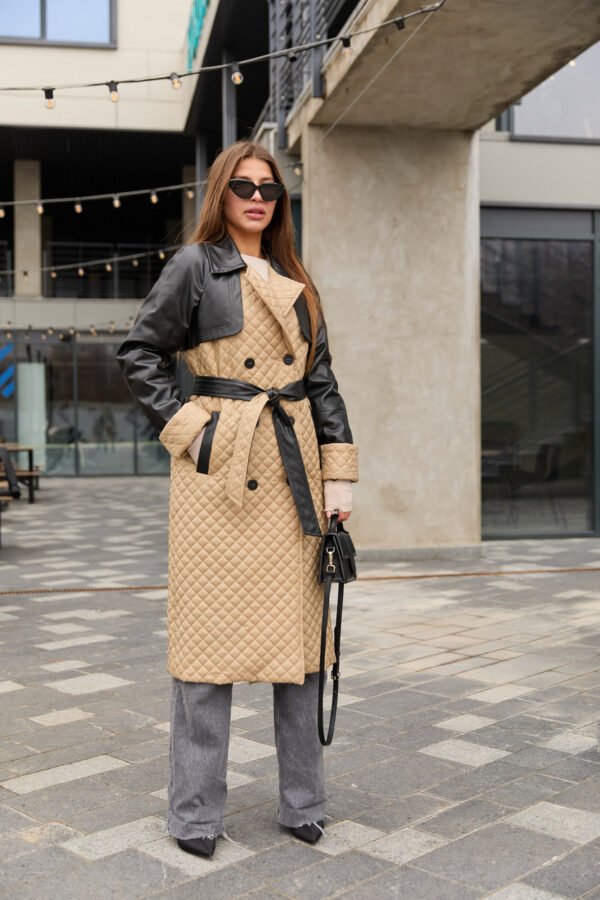 Оригінальне жіноче стьобане пальто тренч на весну