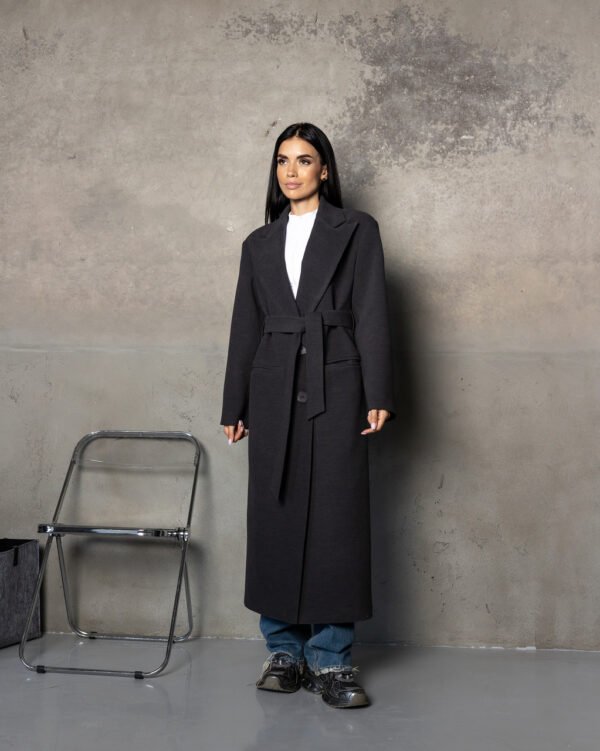 Жіноче утеплене слімтексом пряме зимове пальто максі з поясом, шліцом 54