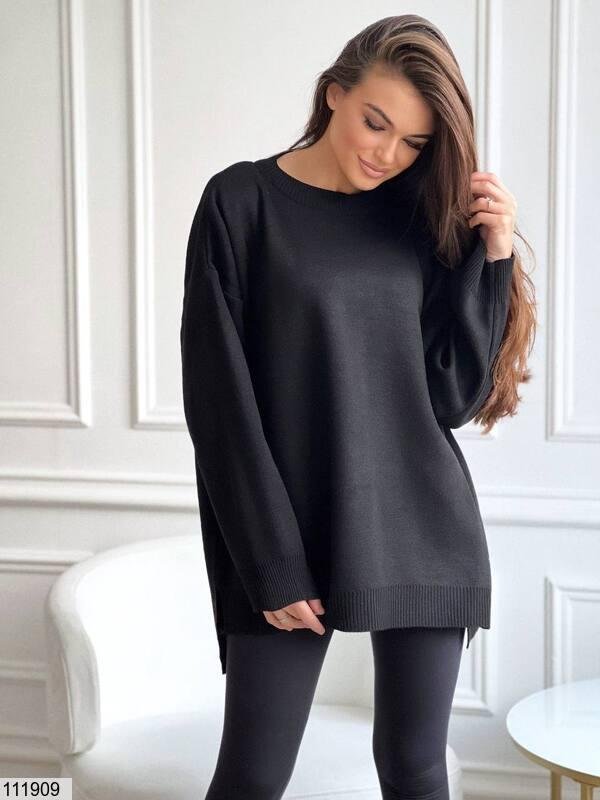 Жіночий светер подовжений чорного кольору