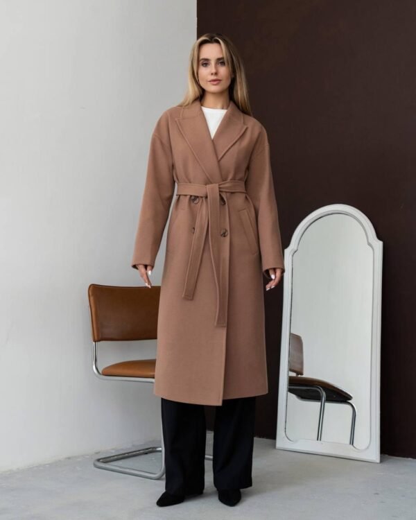 Актуальне демісезонне довге кашемірове бежеве пальто