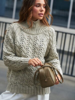 6268808006_w640_h640_vyazanyj-sviter-s.jpg Стильний светр з косами. світло бежевий