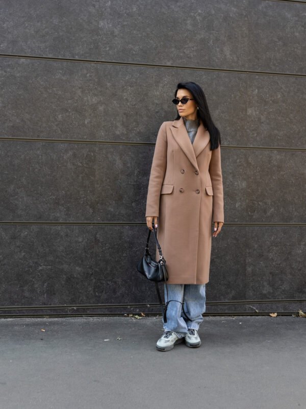 Утеплене кашемірове жіноче демісезонне класичне бежеве пальто 48