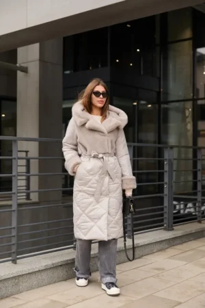 6275624412_w640_h640_zimnee-teploe-brendovoe.webp Зимове сіре жіноче комбіноване пальто з капюшоном 52