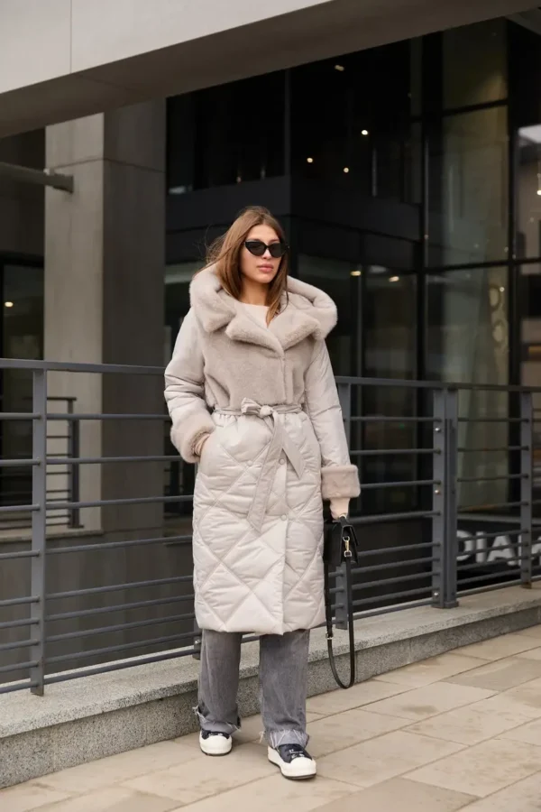 Зимове сіре жіноче комбіноване пальто з капюшоном 52