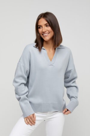 Жіночий теплий светр світло-сірого кольору